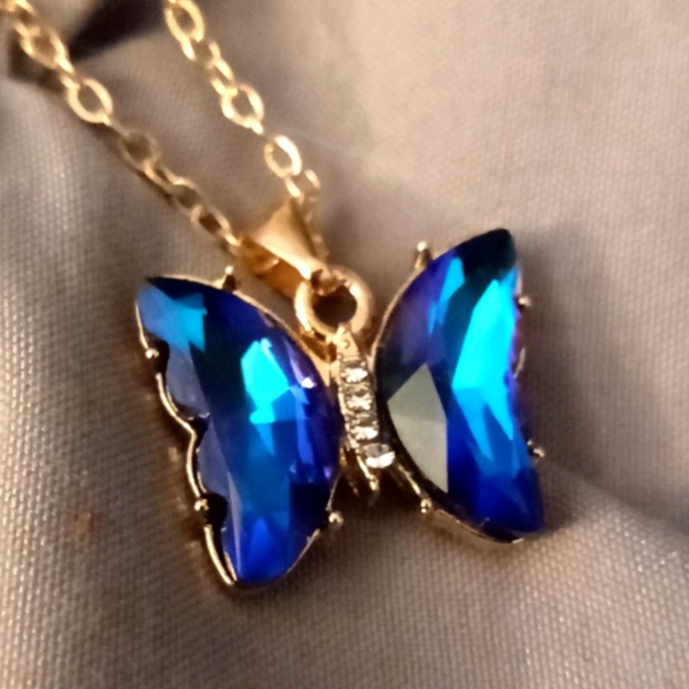 BLUE TONES MYSTIC TOPAZ BUTTERFLY PENDANT 8 KT 22-IN GOLD/STERLING CHAIN